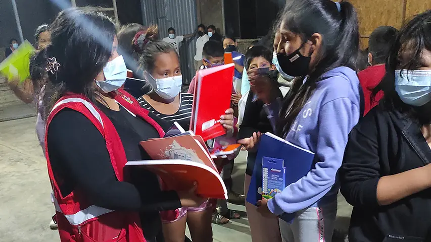 Imagen 5 de Donación de Útiles Escolares en AAHH El Mirador de Tablada VMT